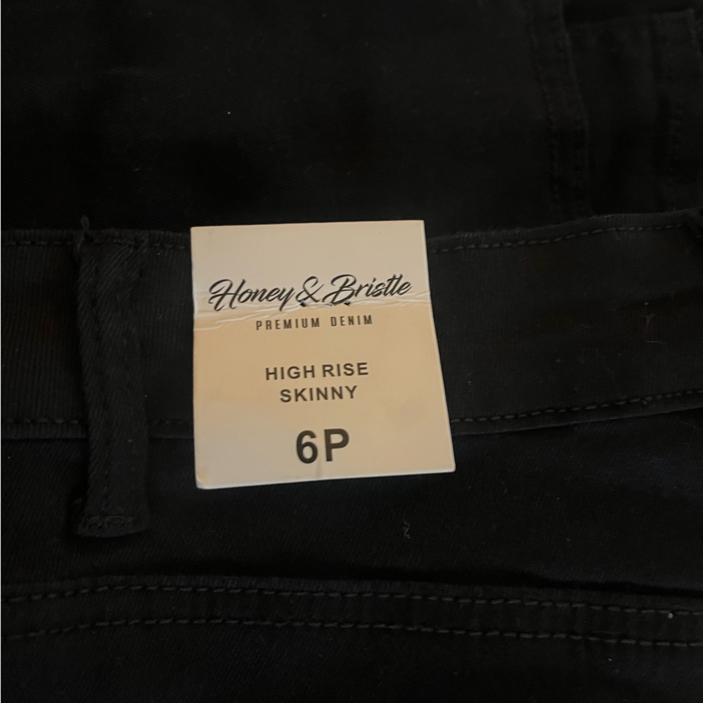 Honey & Bristle Black High-Rise Skinny Pants - Picture 3 of 5